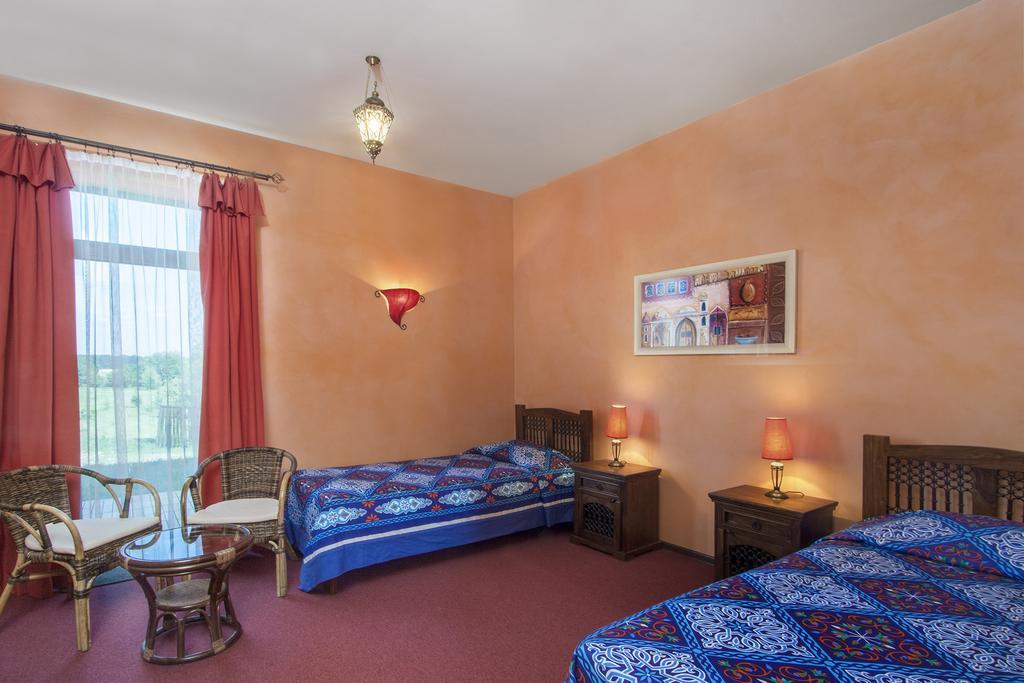 Palac Nieznanice Zabytek Goscinny Ze Spa Oda fotoğraf