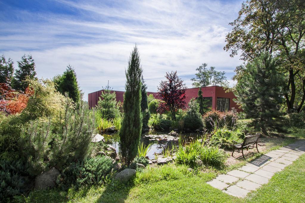 Palac Nieznanice Zabytek Goscinny Ze Spa Dış mekan fotoğraf