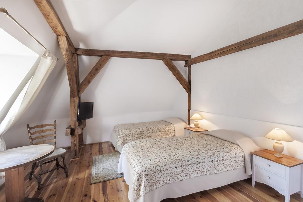 Palac Nieznanice Zabytek Goscinny Ze Spa Oda fotoğraf