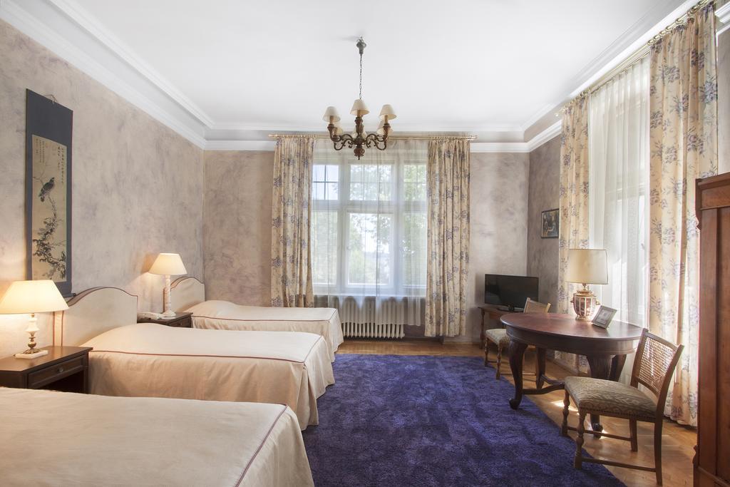 Palac Nieznanice Zabytek Goscinny Ze Spa Oda fotoğraf