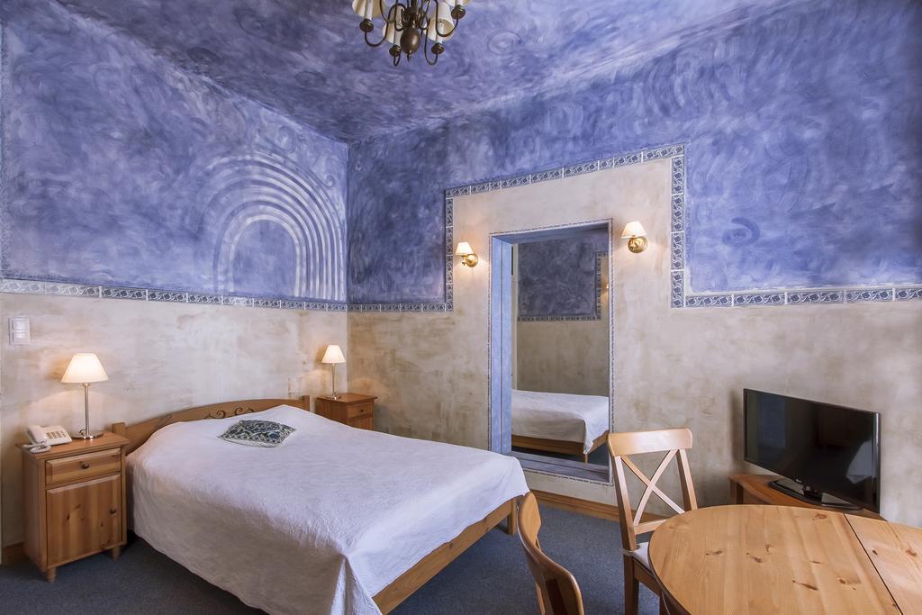 Palac Nieznanice Zabytek Goscinny Ze Spa Oda fotoğraf